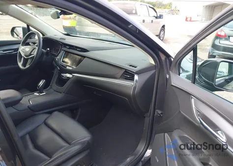 2017 Cadillac Xt5 Luxury z USA, uszkodzony, nr VIN 1GYKNDRS9HZ160935